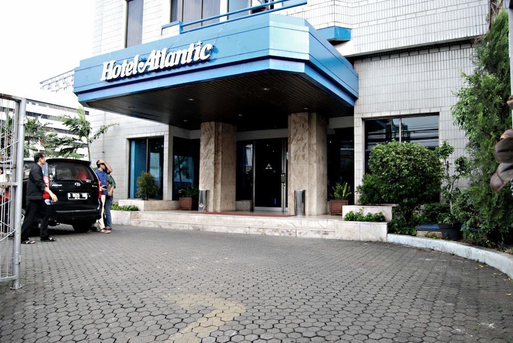 Super Oyo Townhouse 1 Hotel Salemba Jakarta Exterior photo