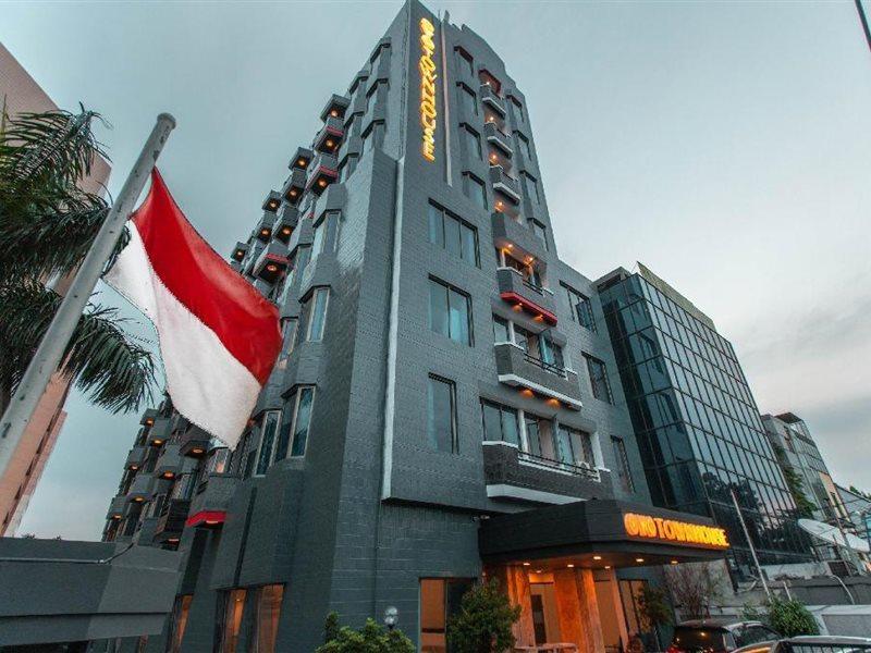 Super Oyo Townhouse 1 Hotel Salemba Jakarta Exterior photo