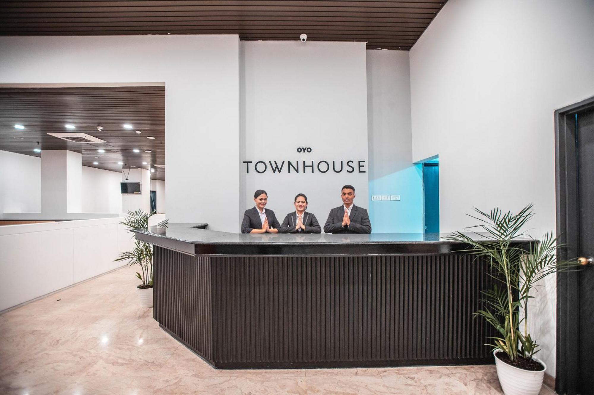 Super Oyo Townhouse 1 Hotel Salemba Jakarta Exterior photo