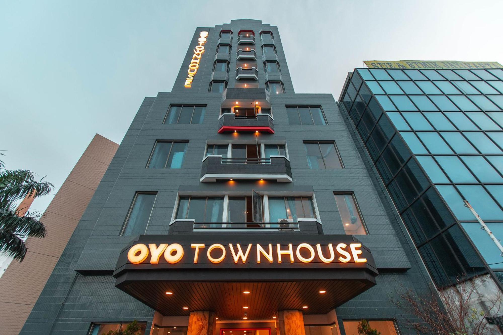 Super Oyo Townhouse 1 Hotel Salemba Jakarta Exterior photo