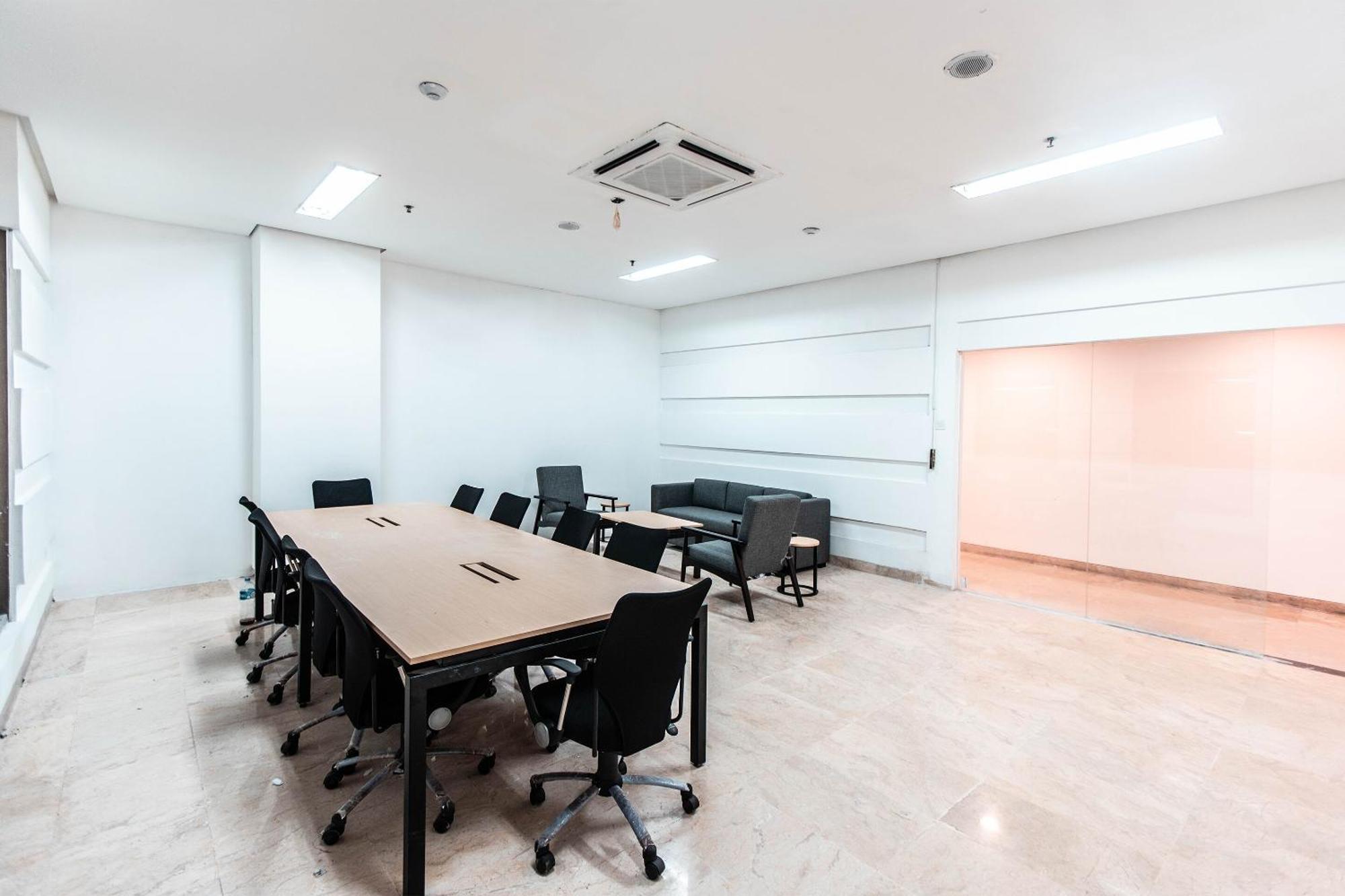 Super Oyo Townhouse 1 Hotel Salemba Jakarta Exterior photo