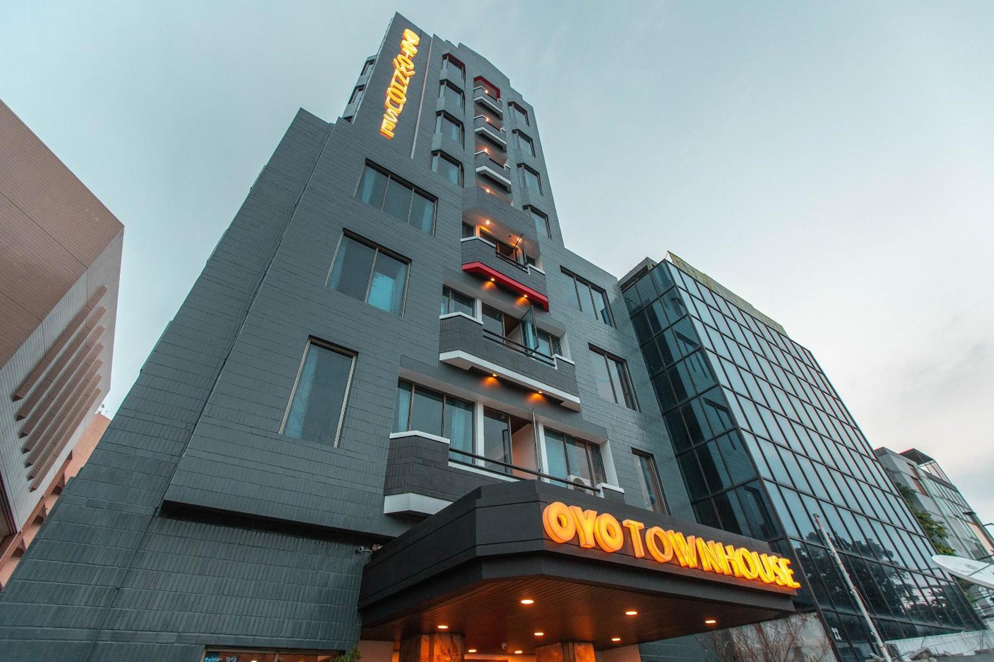 Super Oyo Townhouse 1 Hotel Salemba Jakarta Exterior photo