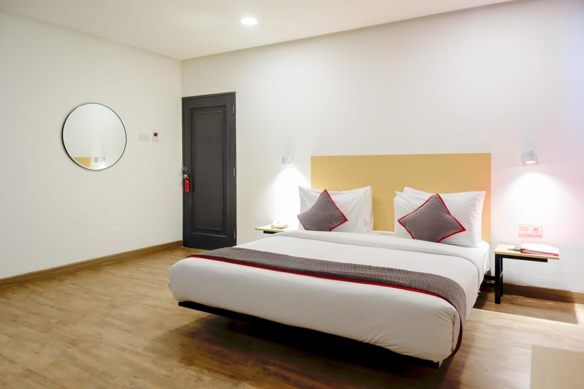 Super Oyo Townhouse 1 Hotel Salemba Jakarta Exterior photo