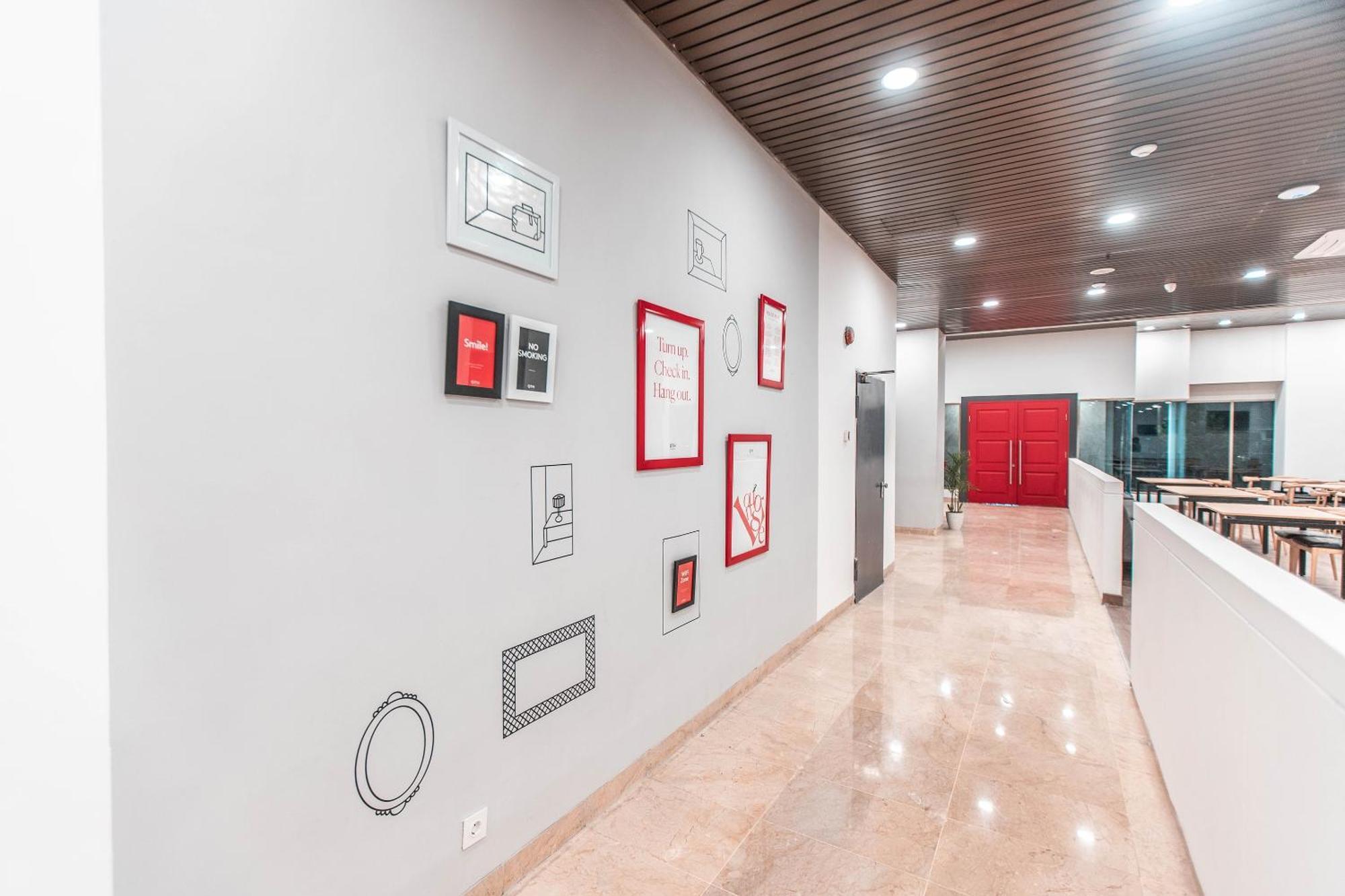 Super Oyo Townhouse 1 Hotel Salemba Jakarta Exterior photo