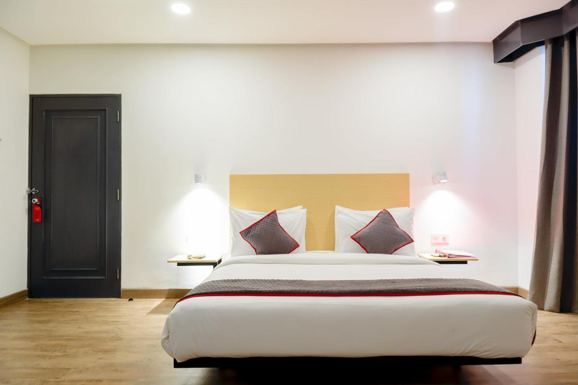 Super Oyo Townhouse 1 Hotel Salemba Jakarta Exterior photo