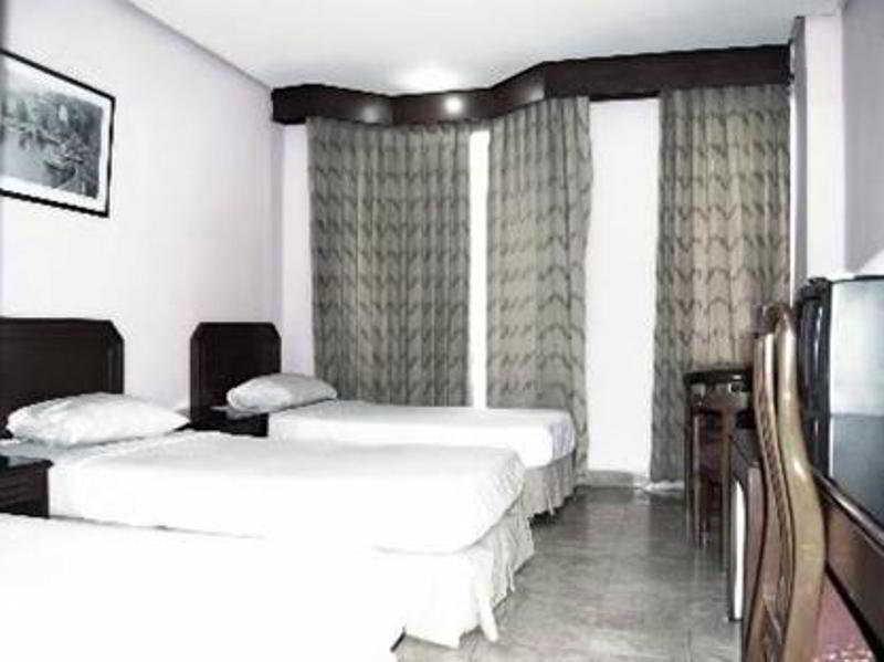 Super Oyo Townhouse 1 Hotel Salemba Jakarta Exterior photo