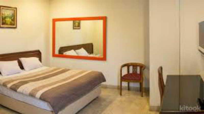 Super Oyo Townhouse 1 Hotel Salemba Jakarta Exterior photo