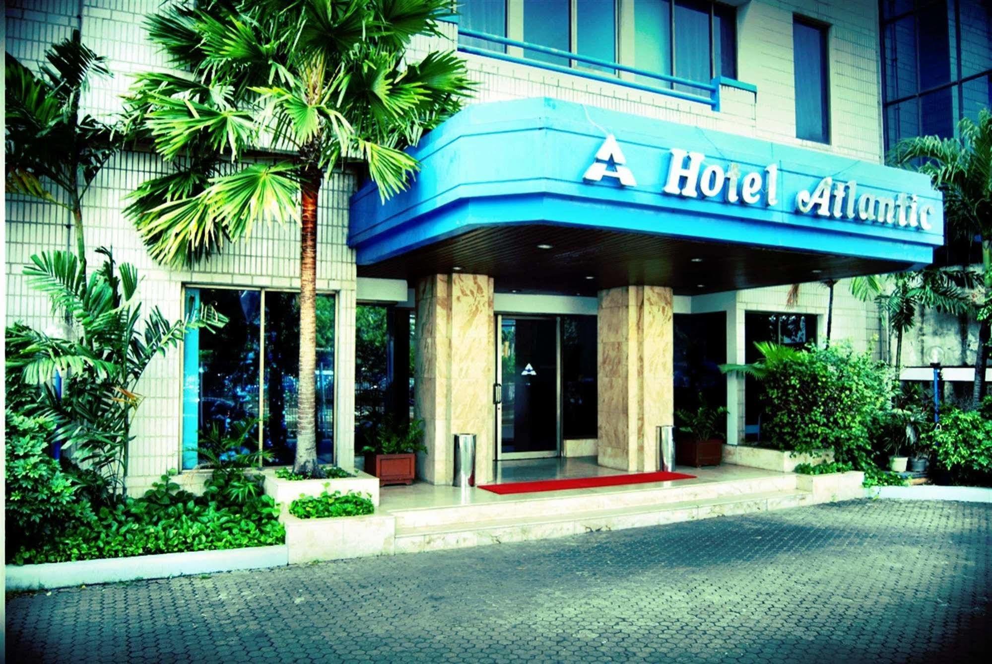 Super Oyo Townhouse 1 Hotel Salemba Jakarta Exterior photo