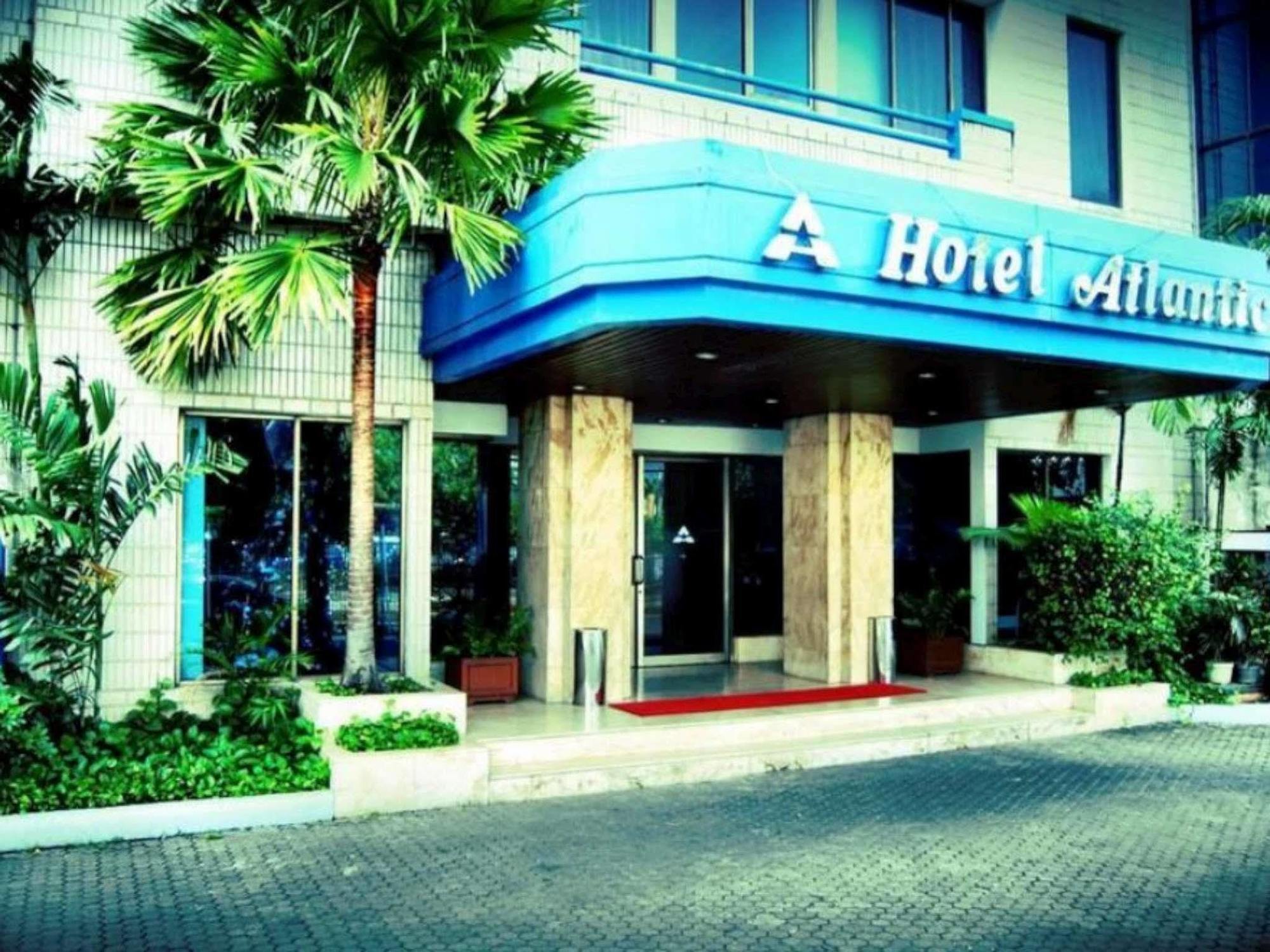 Super Oyo Townhouse 1 Hotel Salemba Jakarta Exterior photo